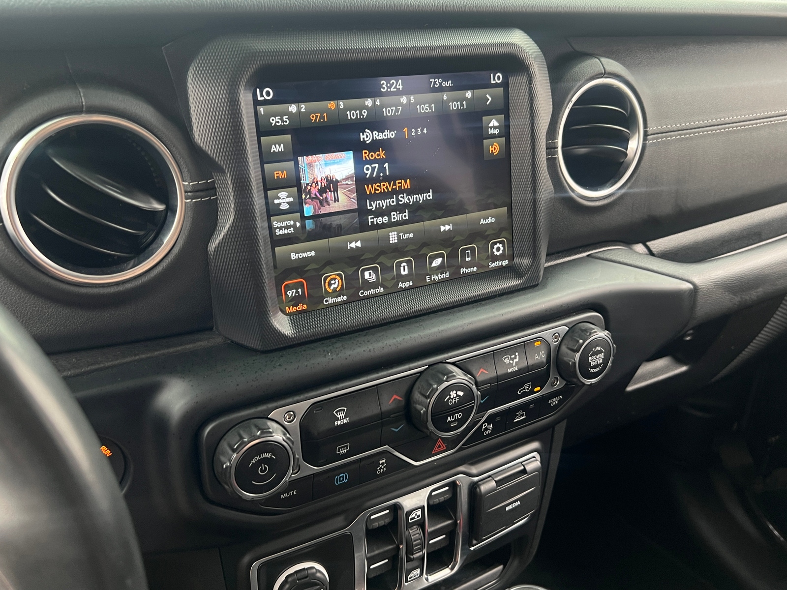 Thumbnail: 2022 Jeep Wrangler - 3