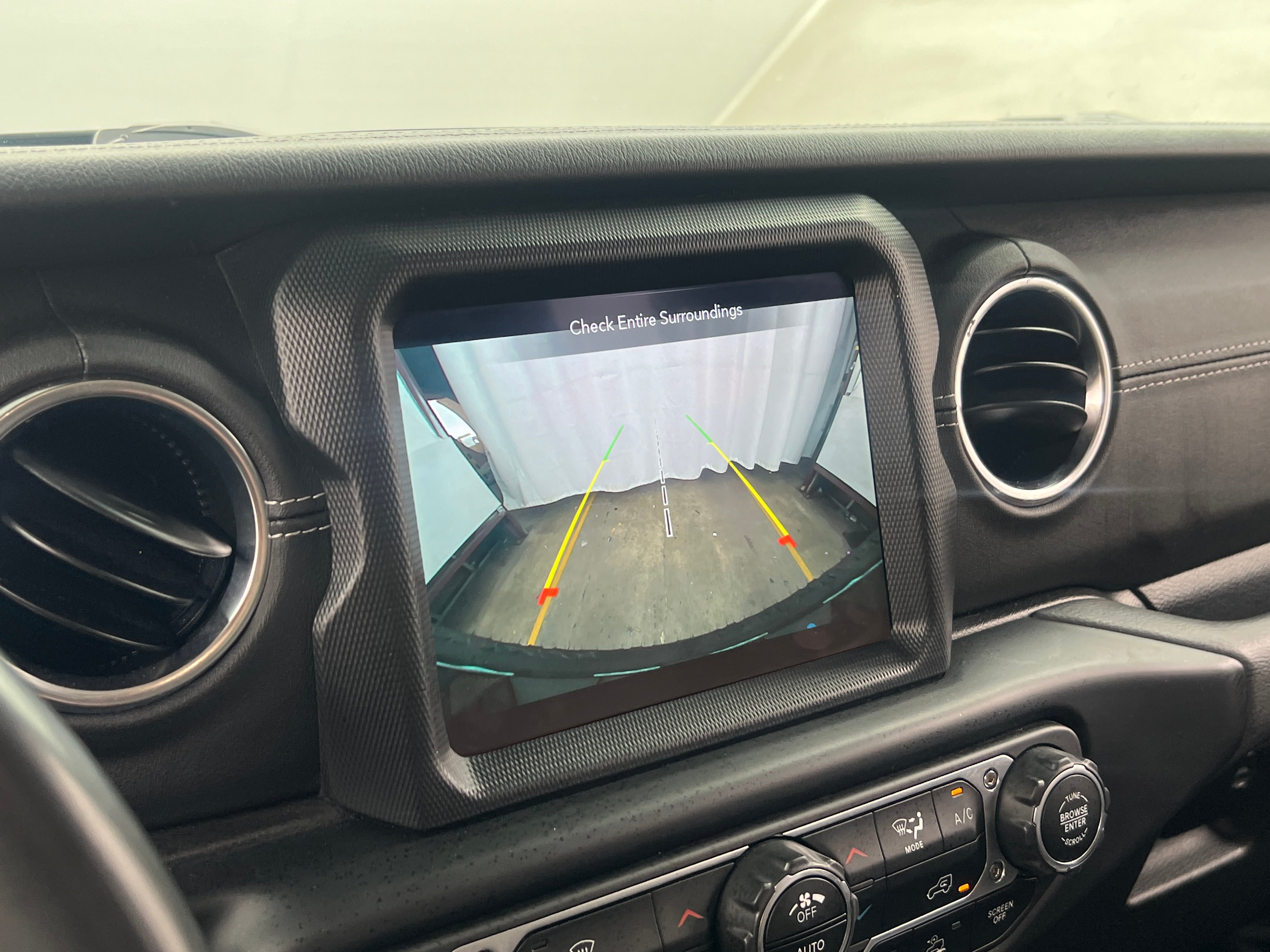 2022 Jeep Wrangler Unlimited Sahara 4XE - Photo 13