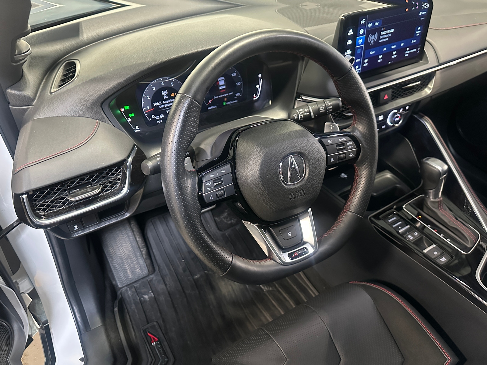 Thumbnail: 2025 Acura ADX - 4