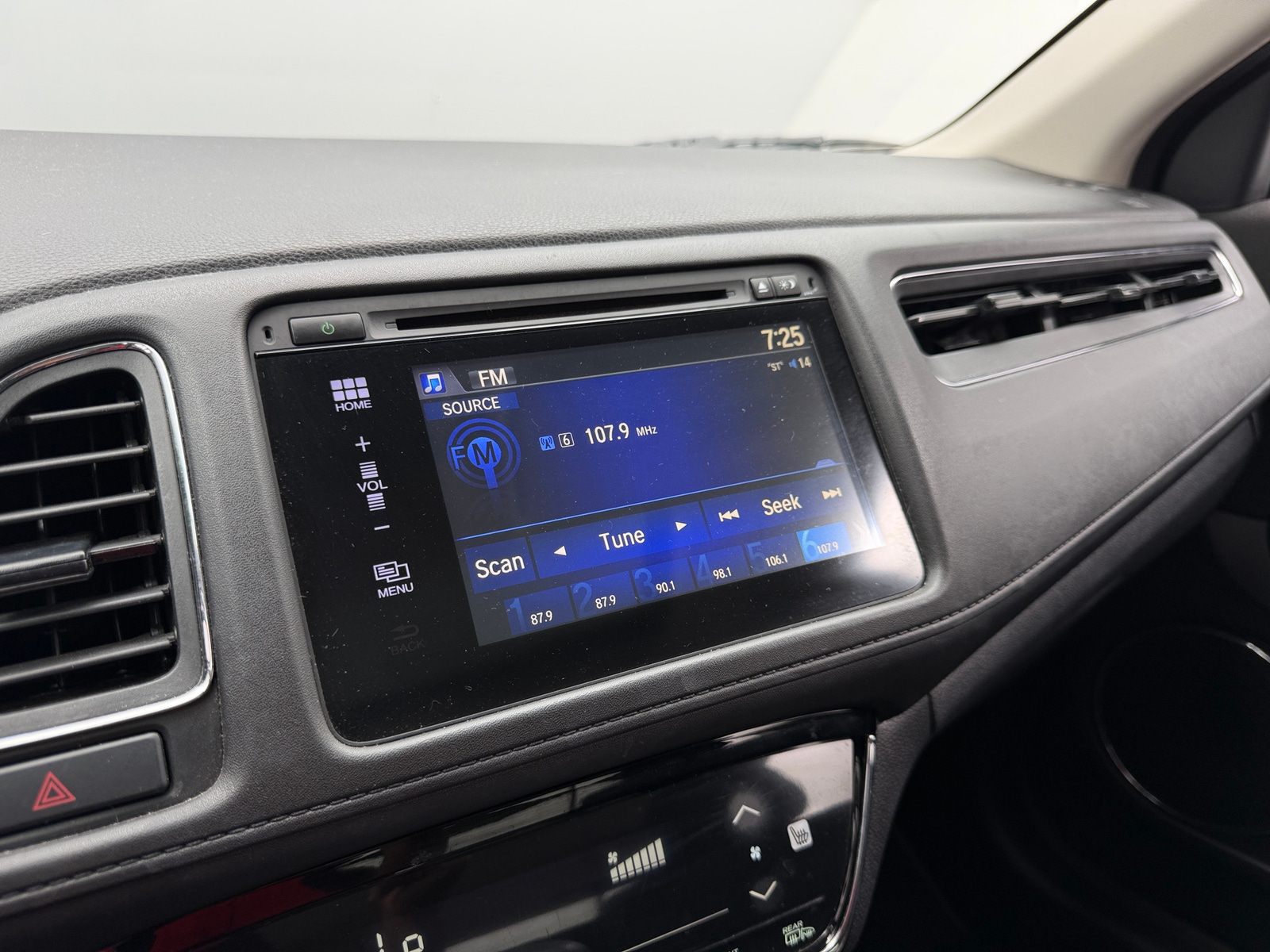 Thumbnail: 2017 Honda HR-V - 4