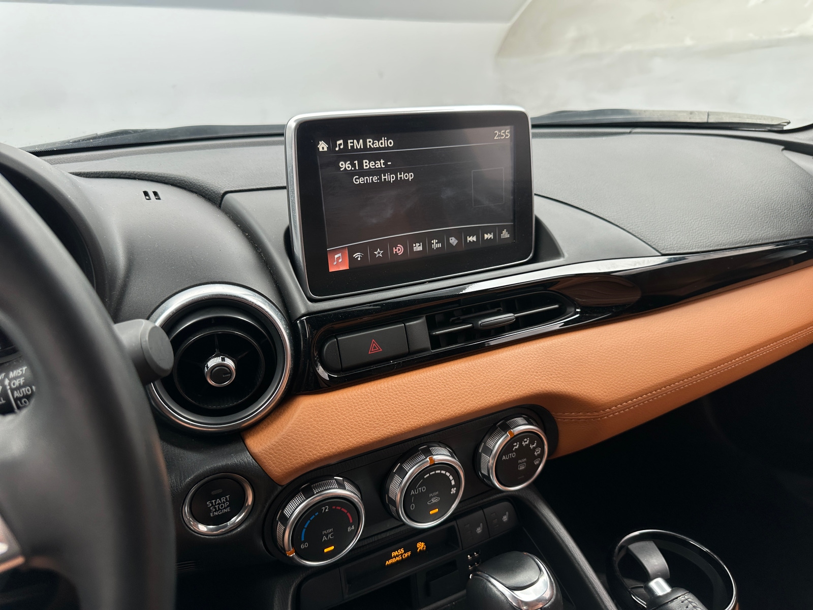 Thumbnail: 2017 Fiat 124 Spider - 2