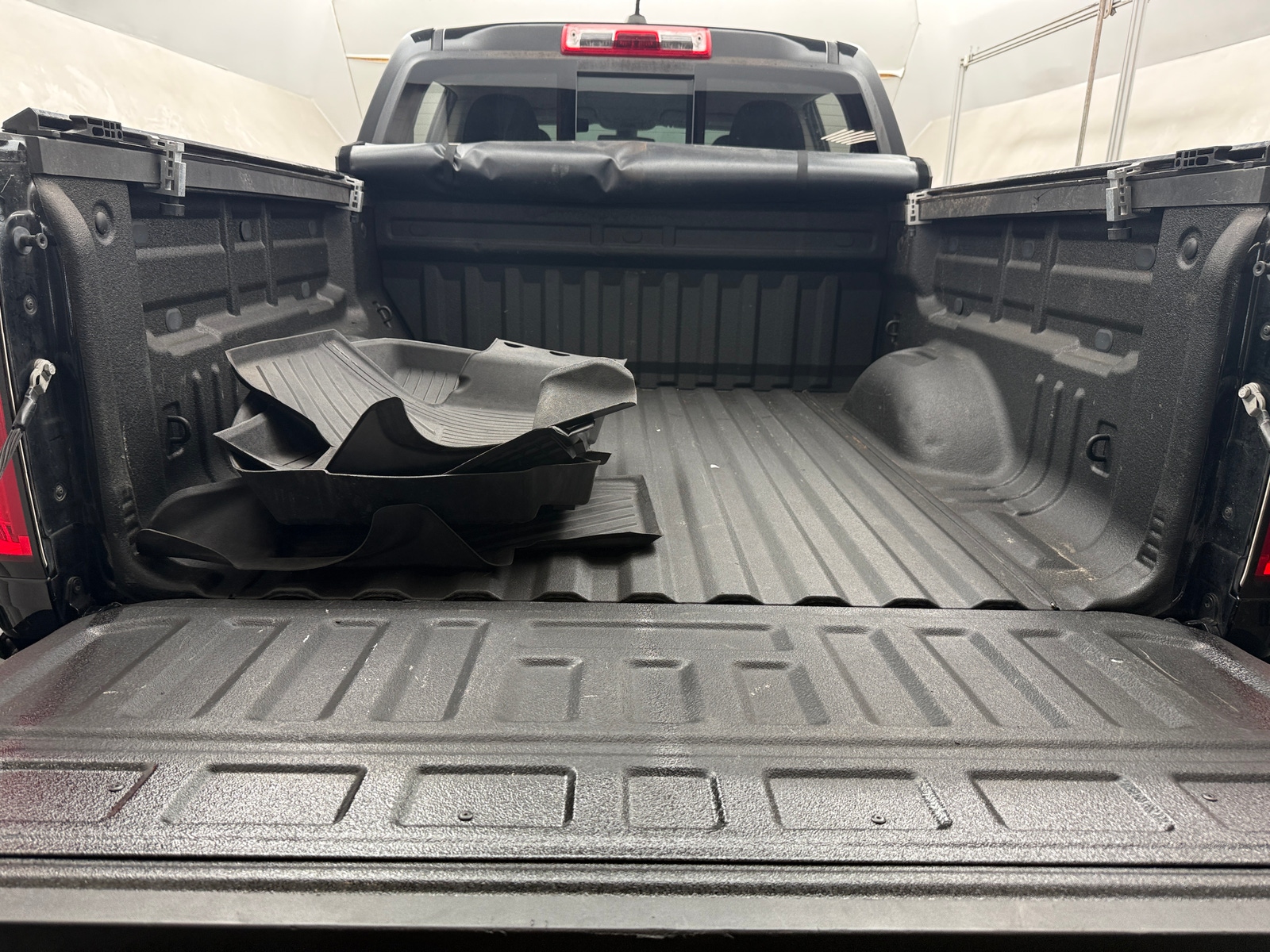 Thumbnail: 2017 Chevrolet Colorado - 6