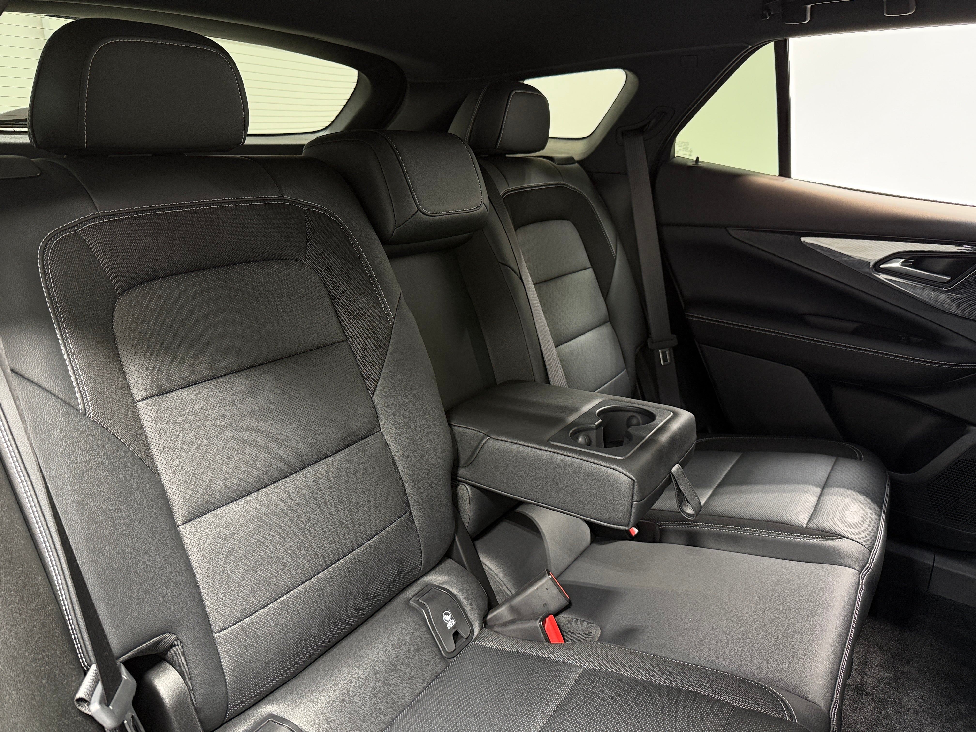 Used 2024 Chevrolet Blazer EV LT with VIN 3GNKDBRJXRS221509 for sale in Pewaukee, WI