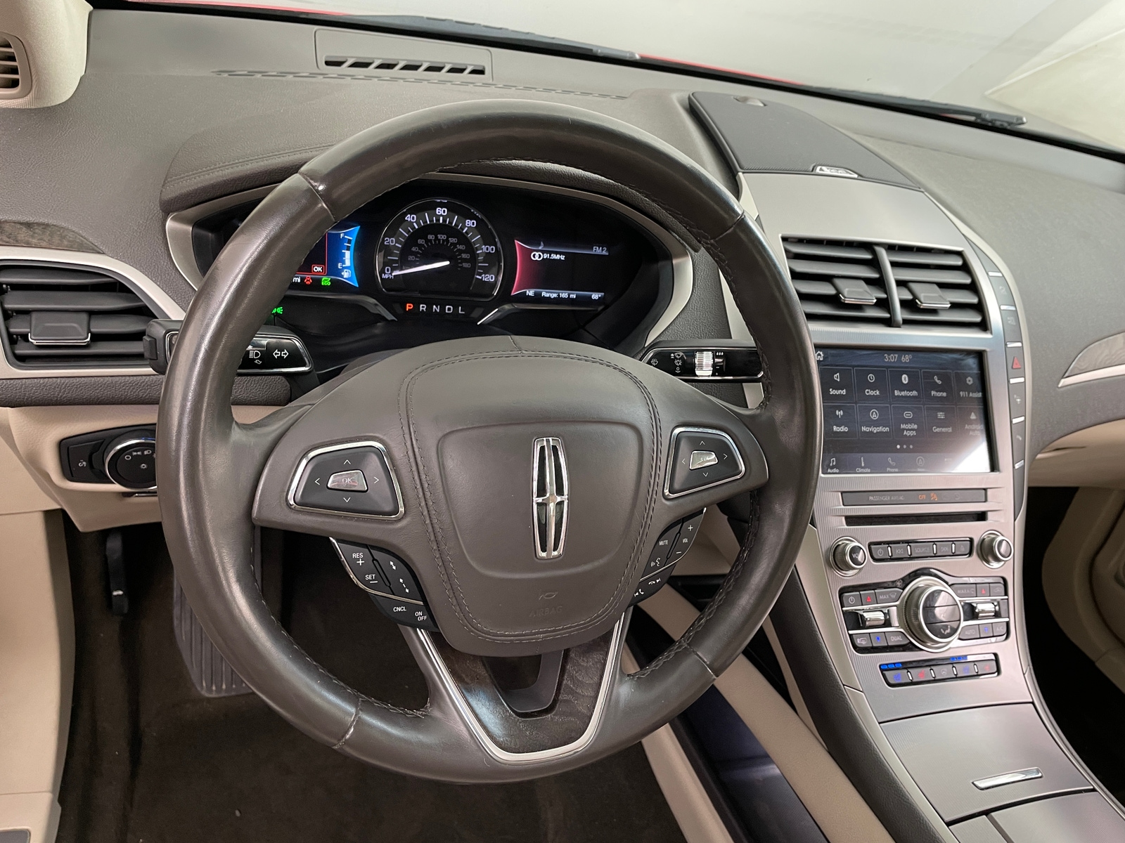Thumbnail: 2020 Lincoln MKZ - 4