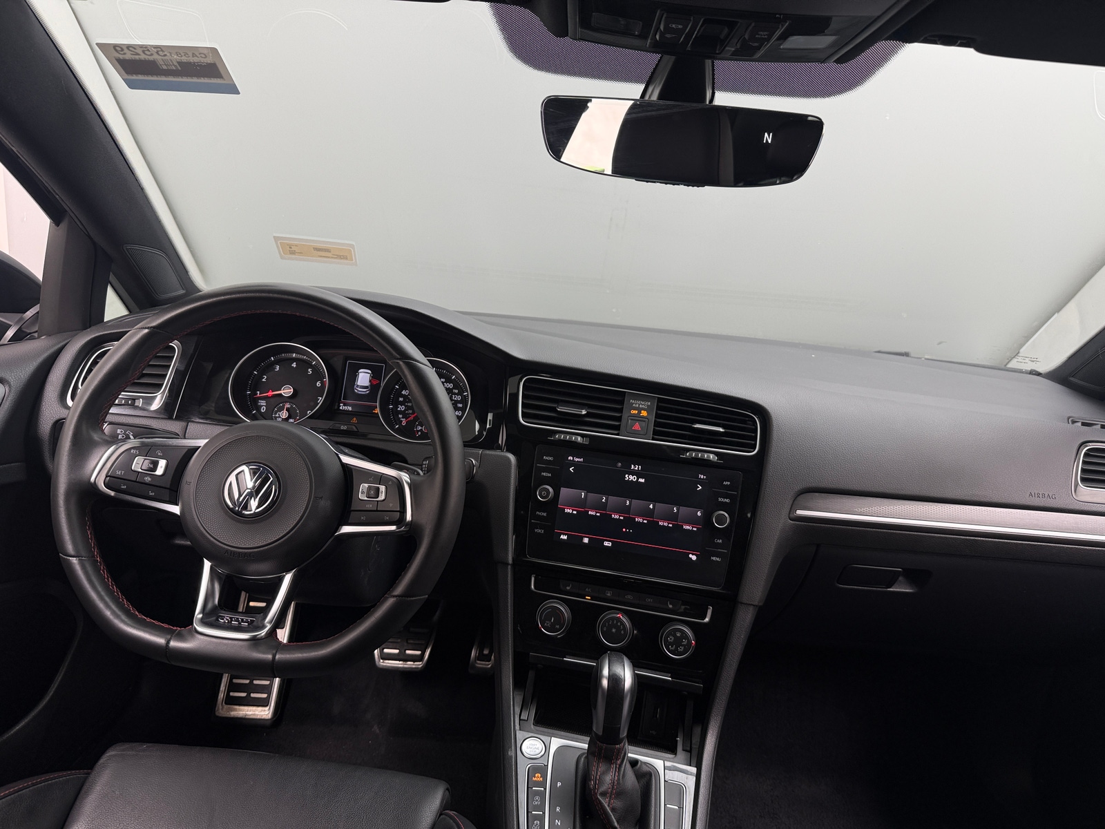 Thumbnail: 2020 Volkswagen Golf - 3
