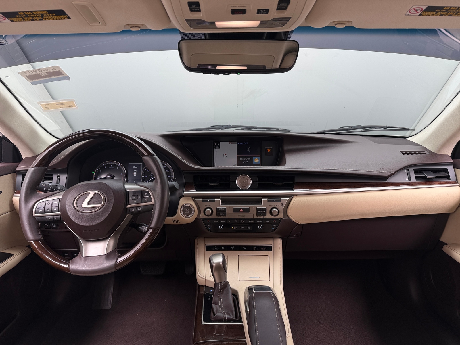 Thumbnail: 2017 Lexus ES - 3