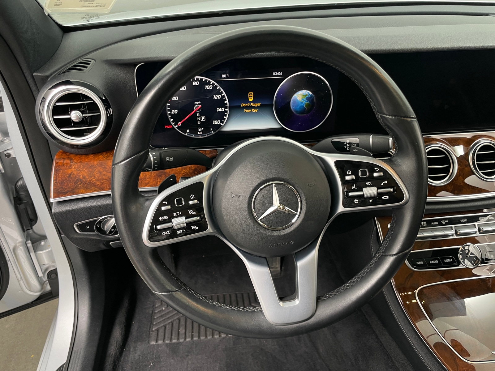 Thumbnail: 2020 Mercedes-Benz E-Class - 4