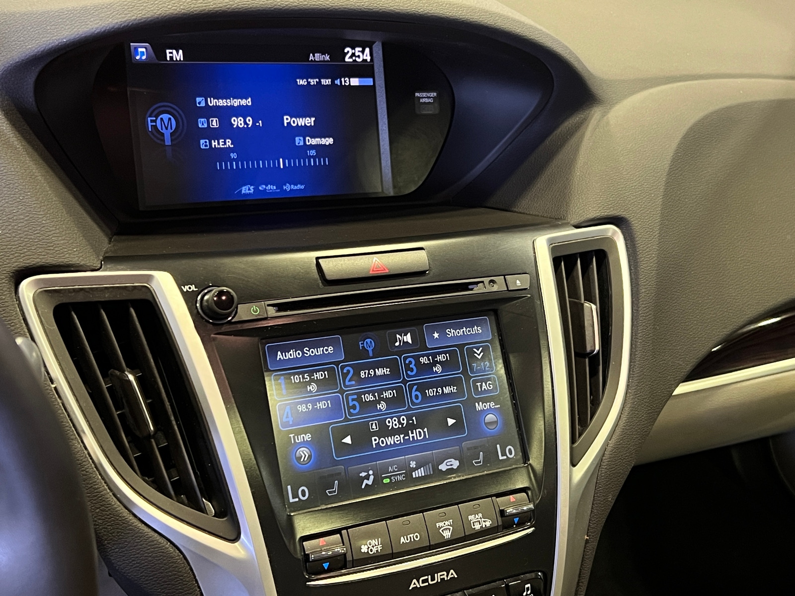 Thumbnail: 2015 Acura TLX - 3