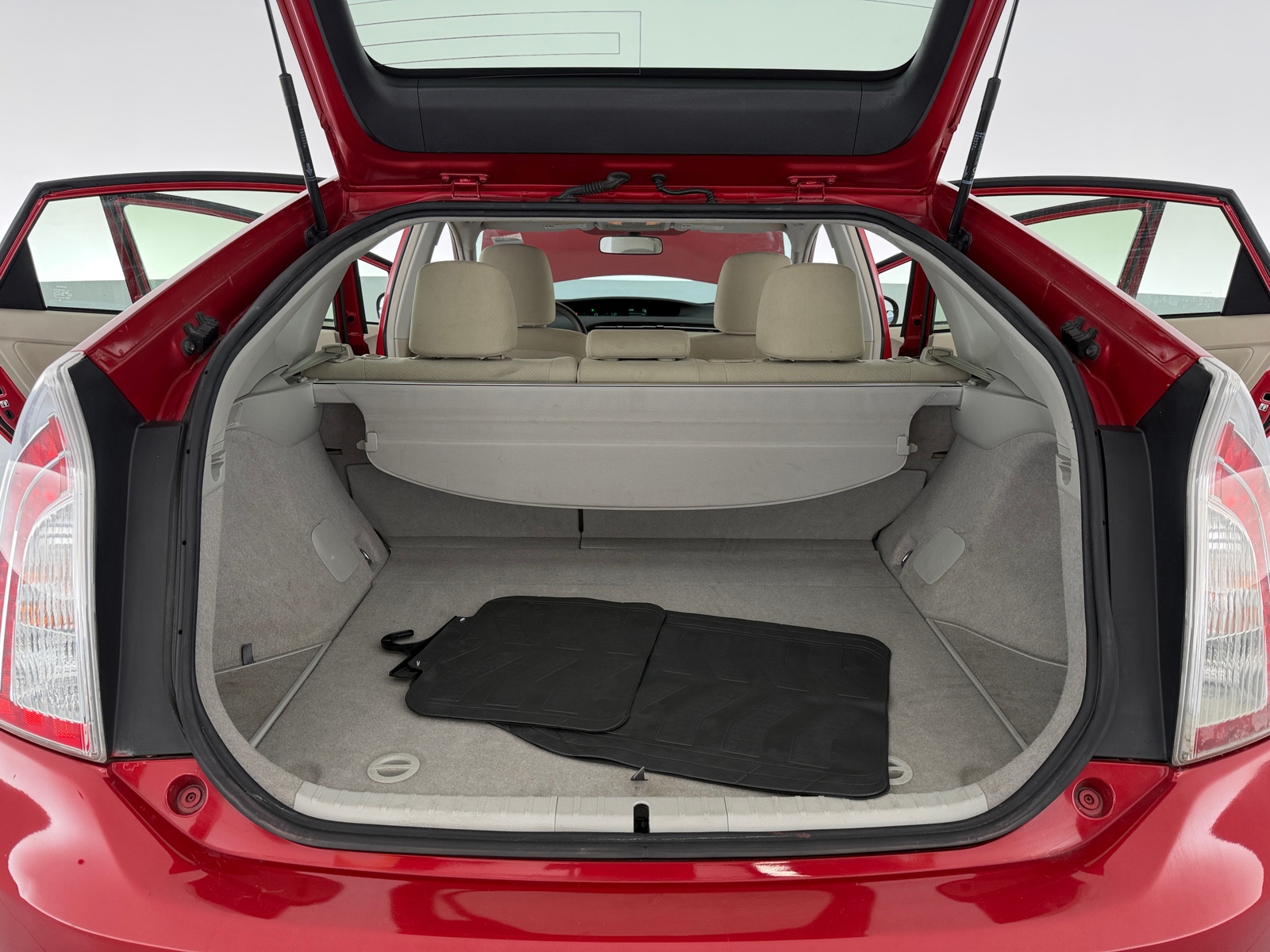 Thumbnail: 2013 Toyota Prius - 7