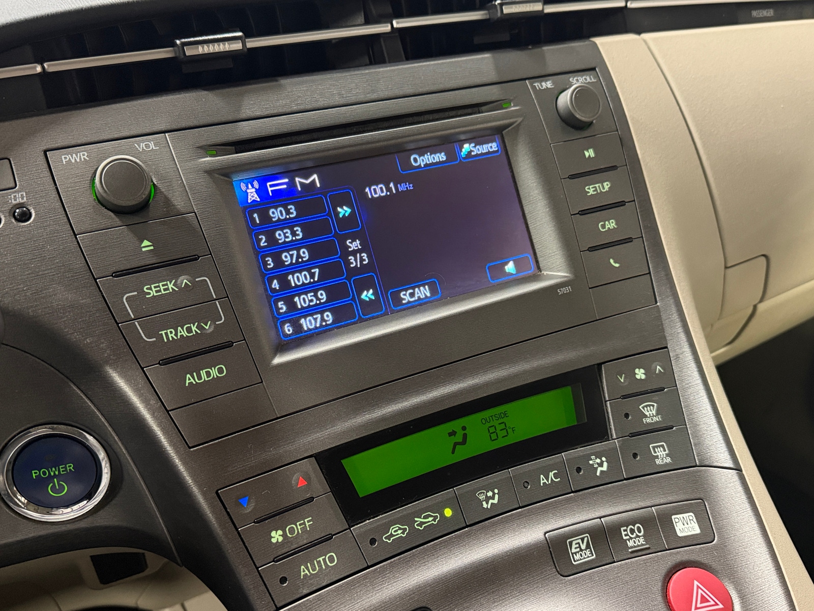 Thumbnail: 2013 Toyota Prius - 4
