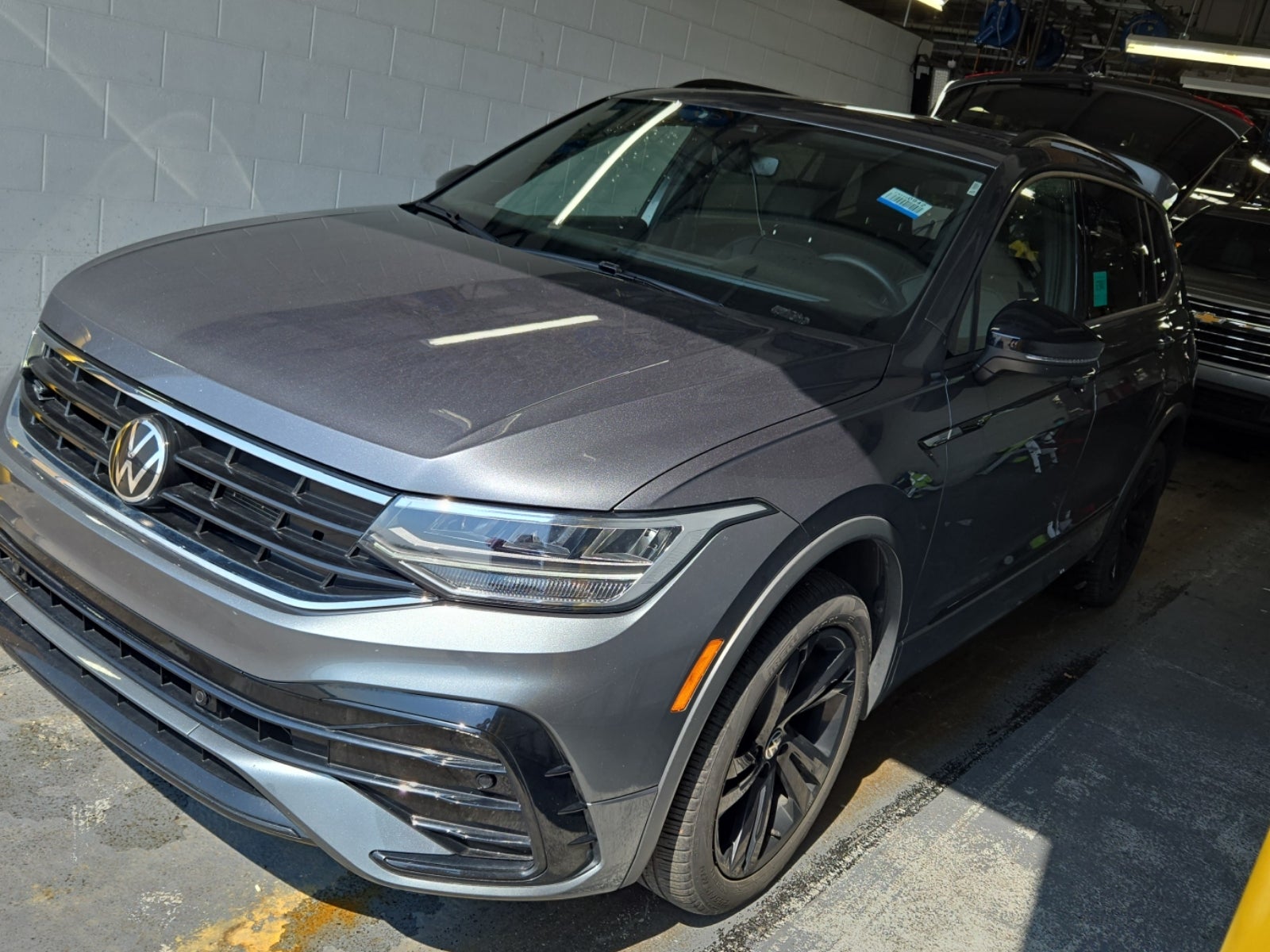 2024 Volkswagen Tiguan SE R-Line Black