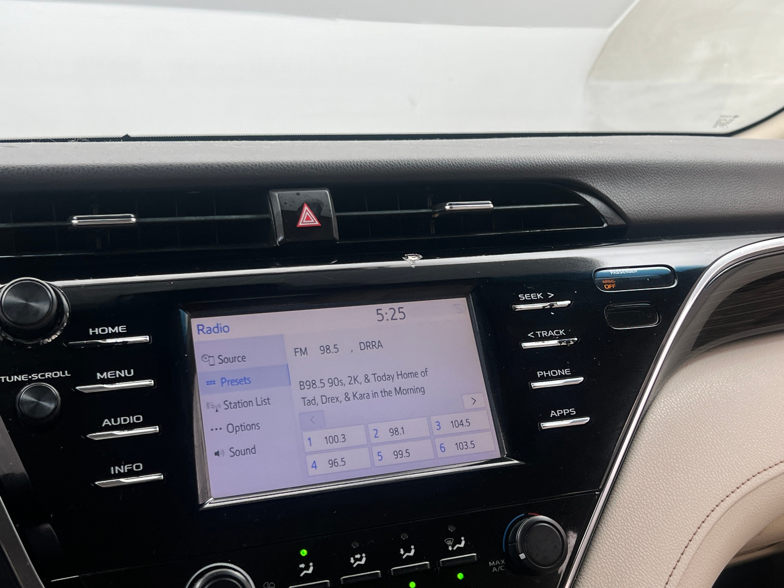 Thumbnail: 2018 Toyota Camry - 4
