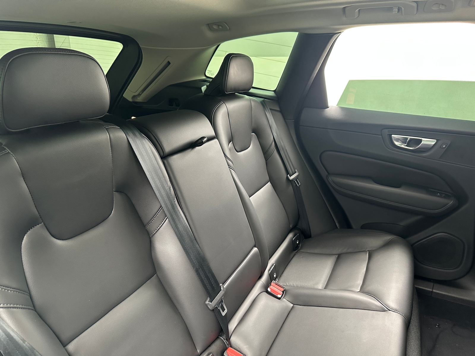 Thumbnail: 2025 Volvo XC60 - 6