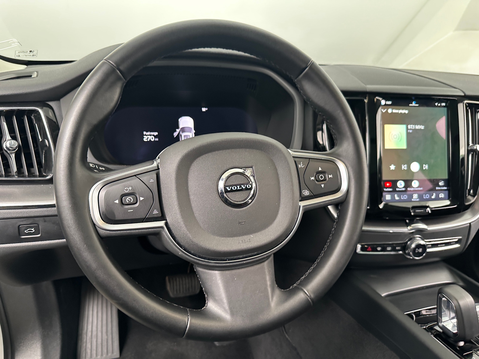 Thumbnail: 2025 Volvo XC60 - 5
