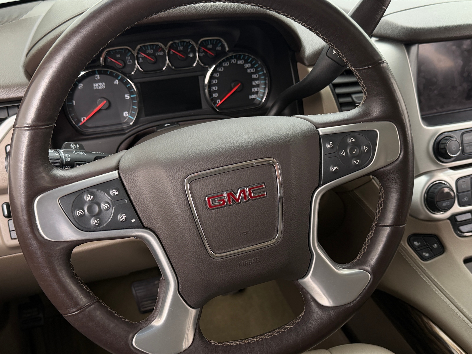 Thumbnail: 2017 GMC Yukon - 4