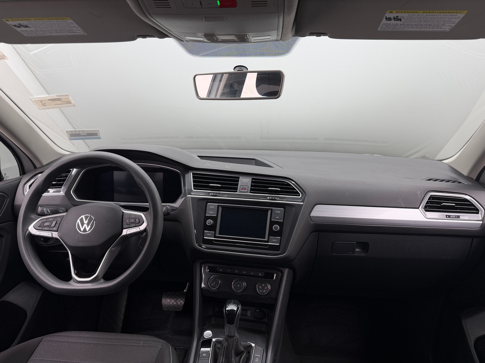 Thumbnail: 2022 Volkswagen Tiguan - 3