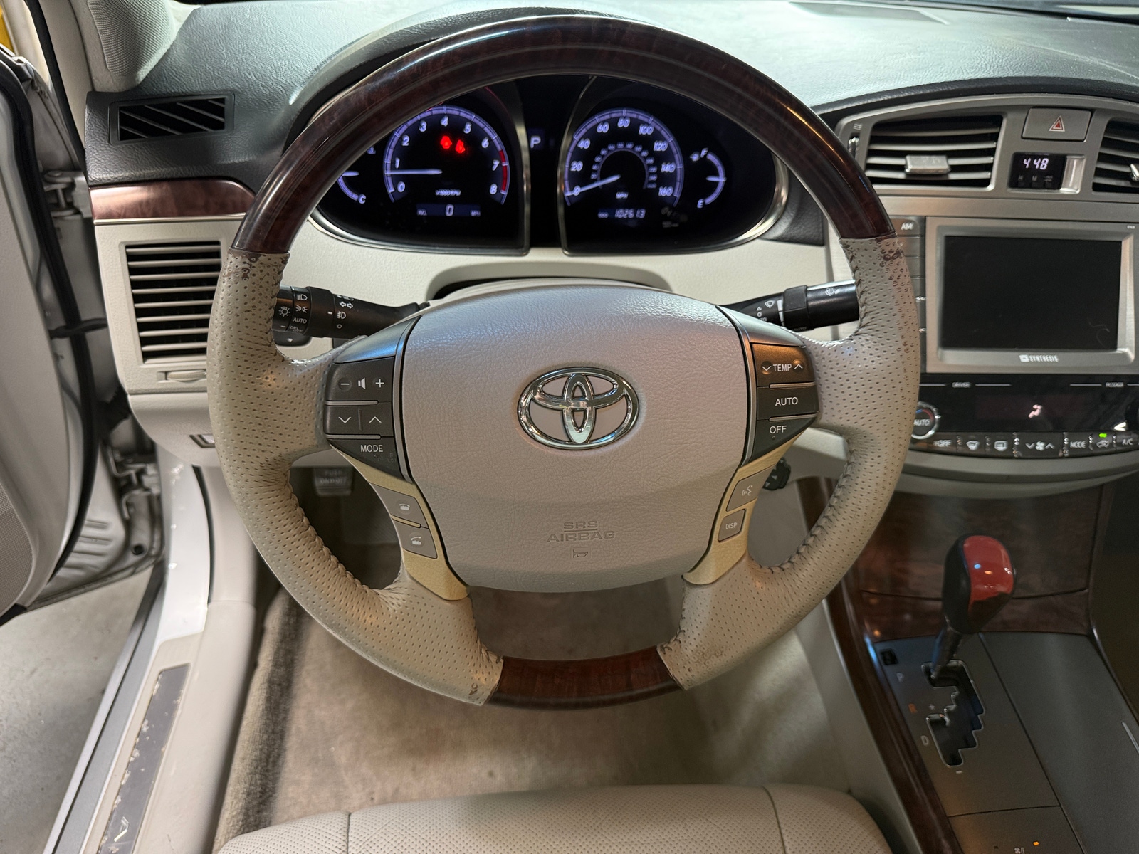 Thumbnail: 2011 Toyota Avalon - 4