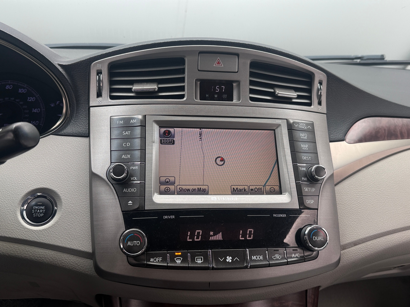 Thumbnail: 2011 Toyota Avalon - 3