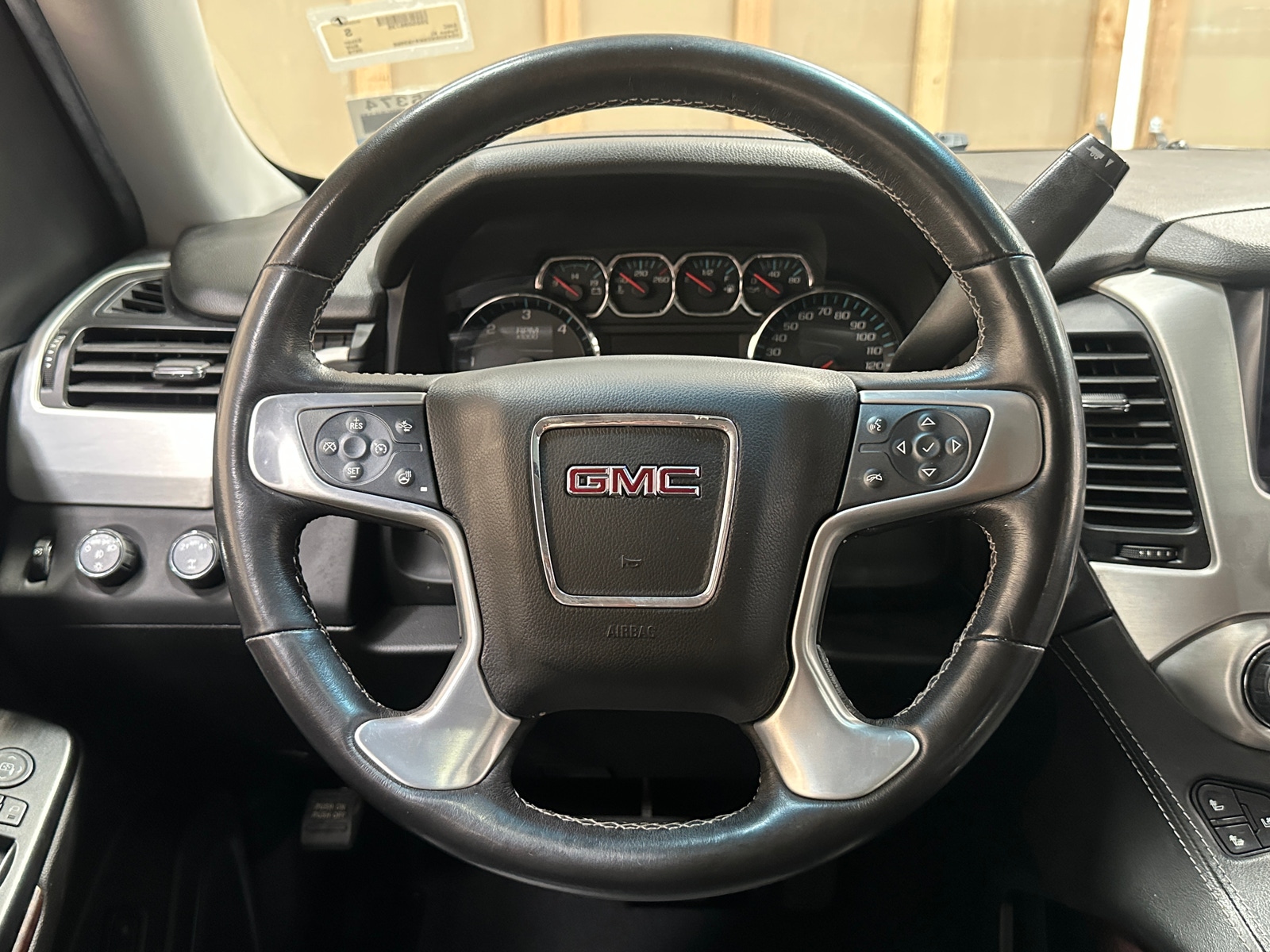 Thumbnail: 2019 GMC Yukon XL - 4