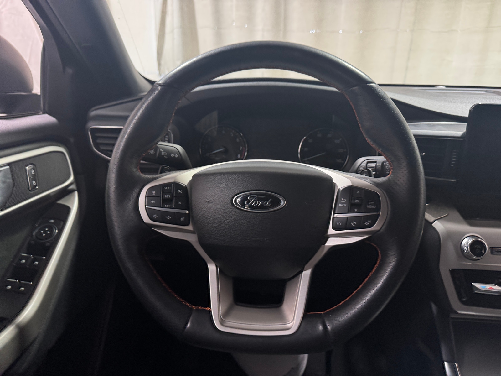 Thumbnail: 2022 Ford Explorer - 4