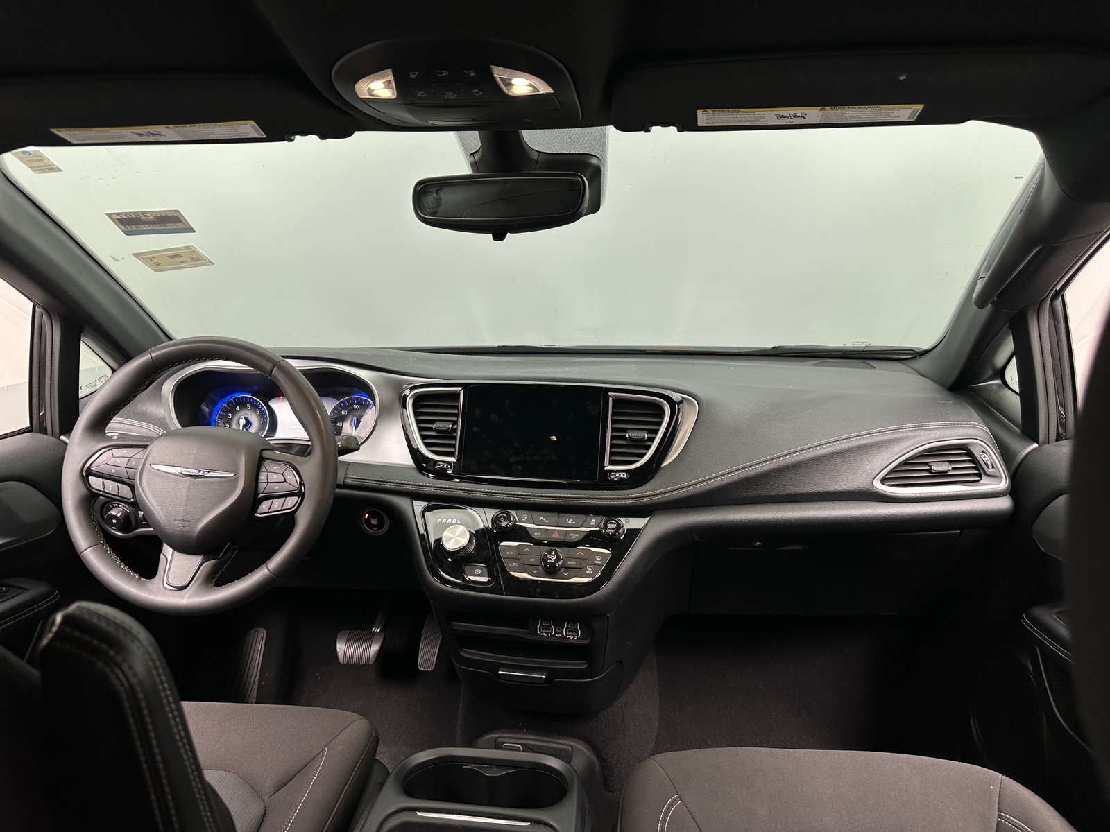 Thumbnail: 2023 Chrysler Pacifica - 3