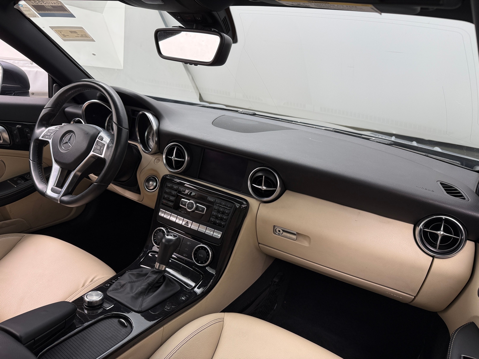 Thumbnail: 2015 Mercedes-Benz SLK - 2