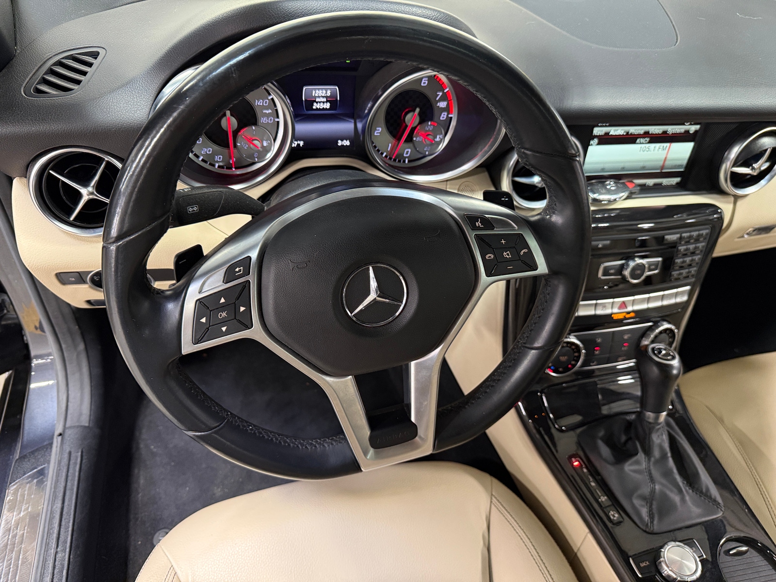 Thumbnail: 2015 Mercedes-Benz SLK - 4