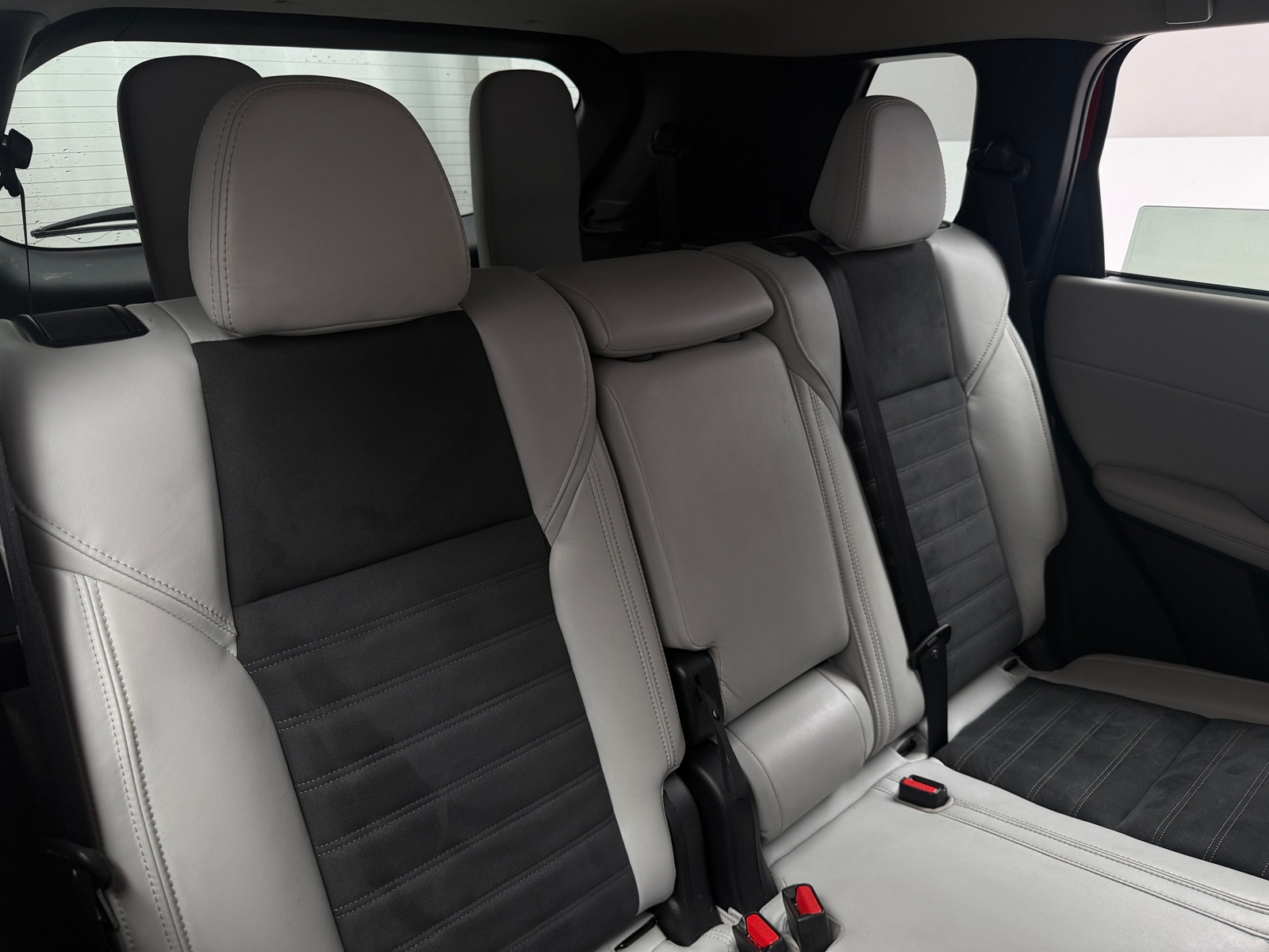 Thumbnail: 2025 Mitsubishi Outlander - 5