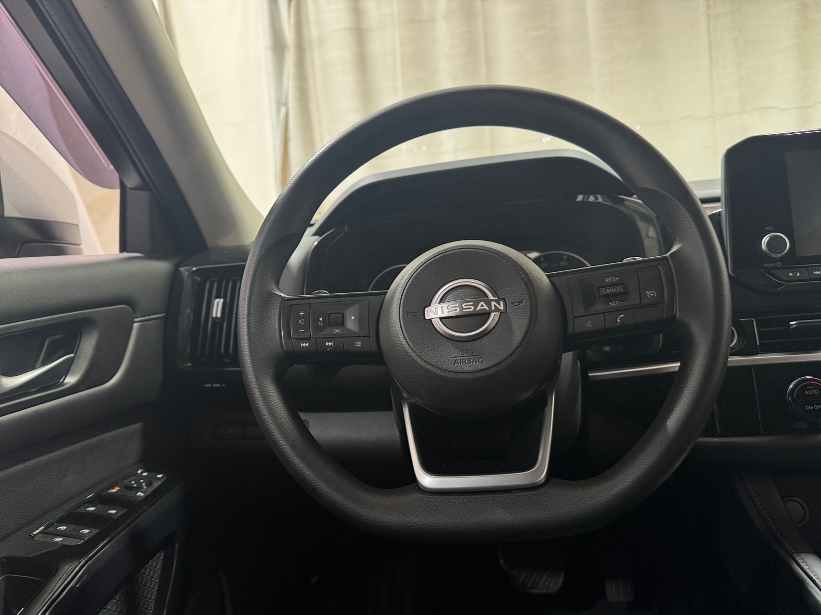 Thumbnail: 2022 Nissan Pathfinder - 5