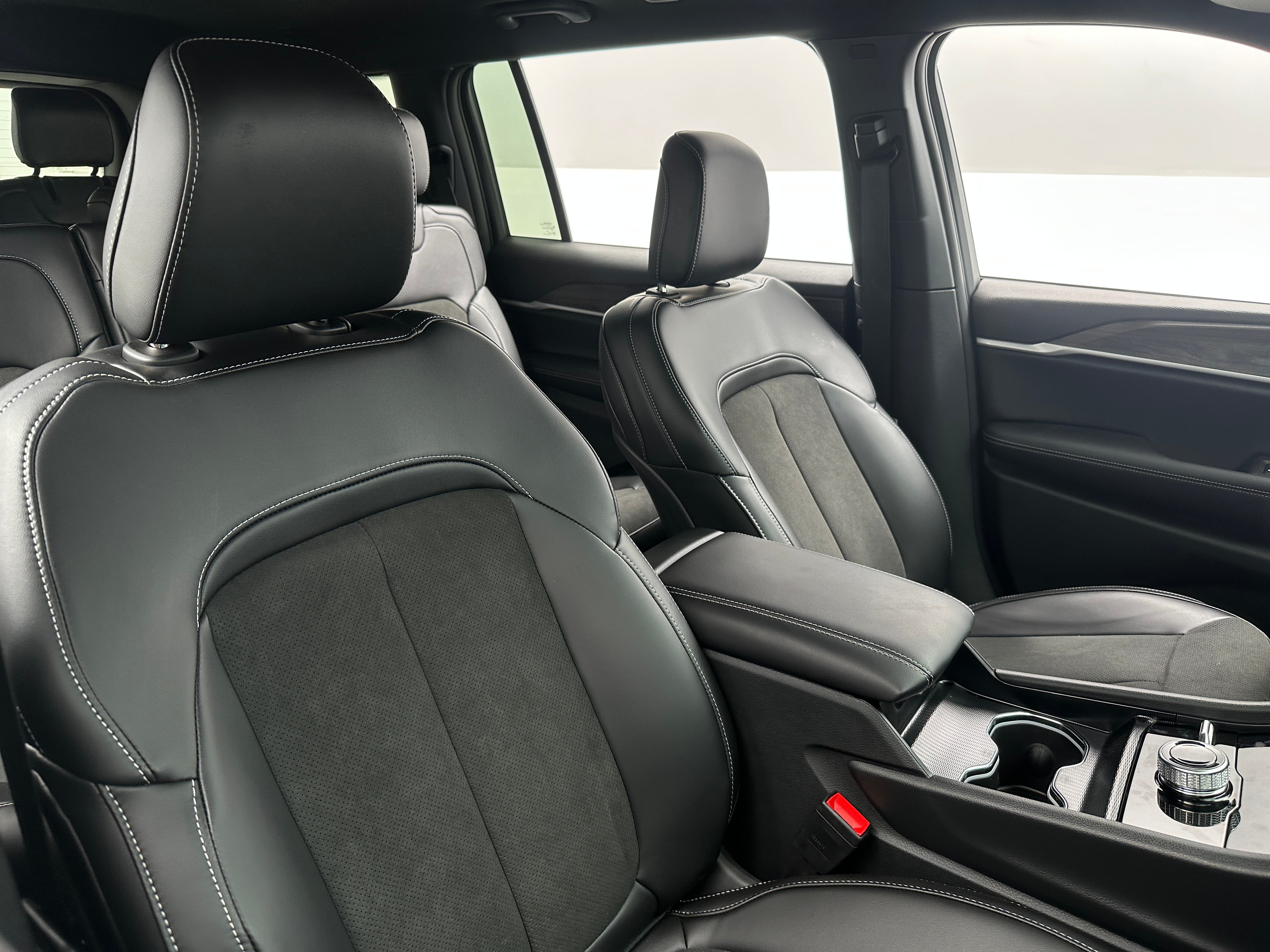 2027 Jeep Grand Cherokee L