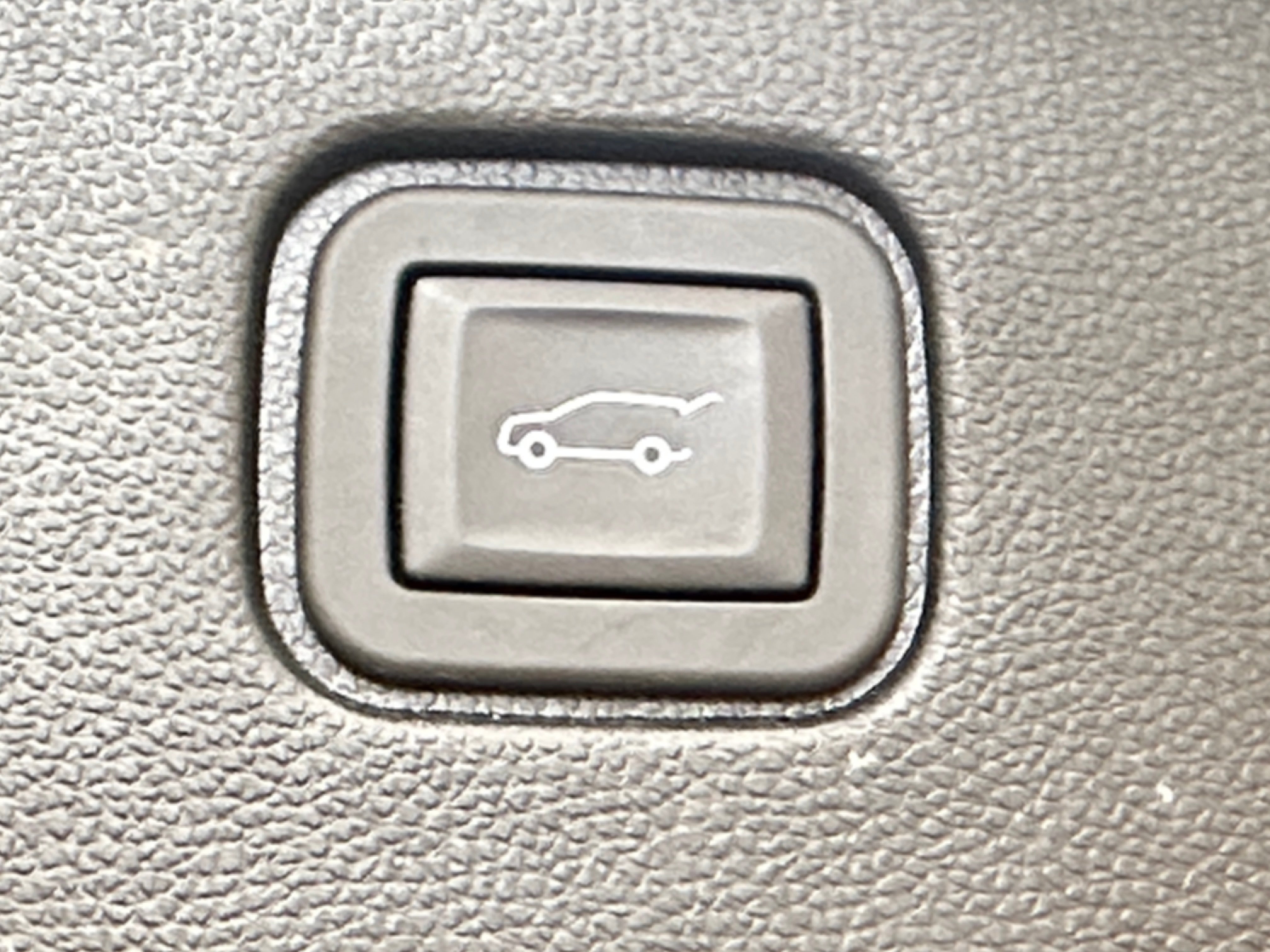 Used 2024 Chevrolet Blazer EV RS with VIN 3GNKDCRJ7RS204222 for sale in Auburn, WA