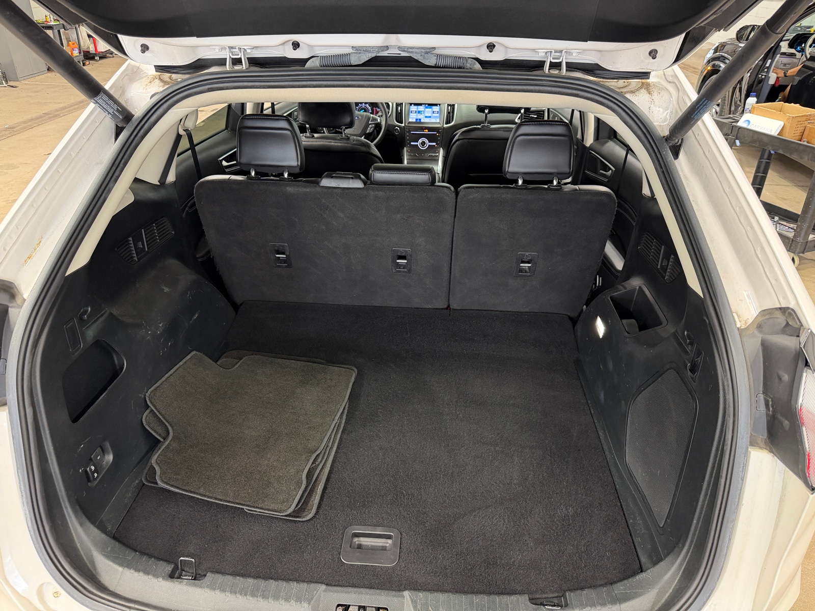Thumbnail: 2019 Ford Edge - 6