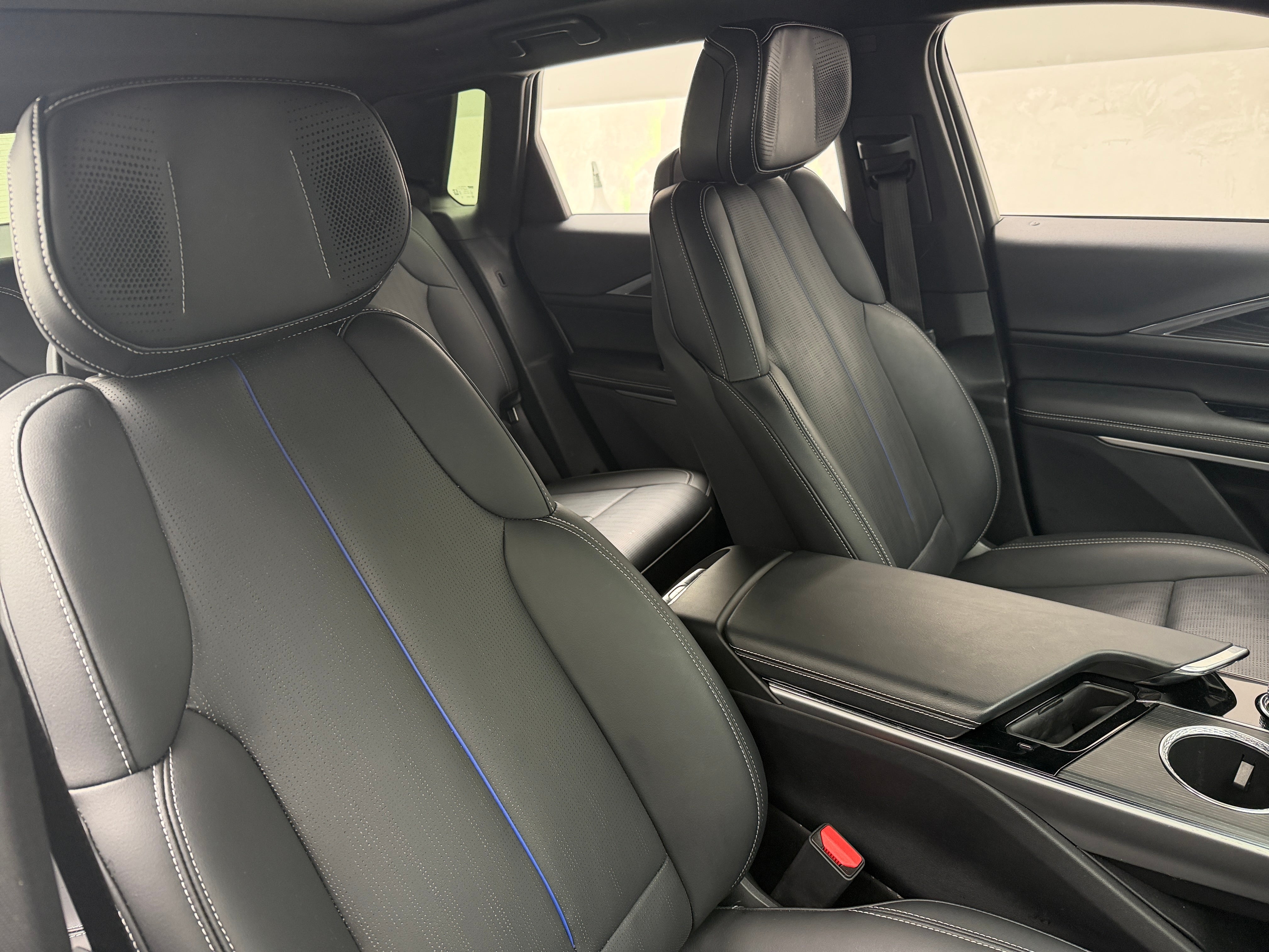2024 Cadillac LYRIQ Sport 3