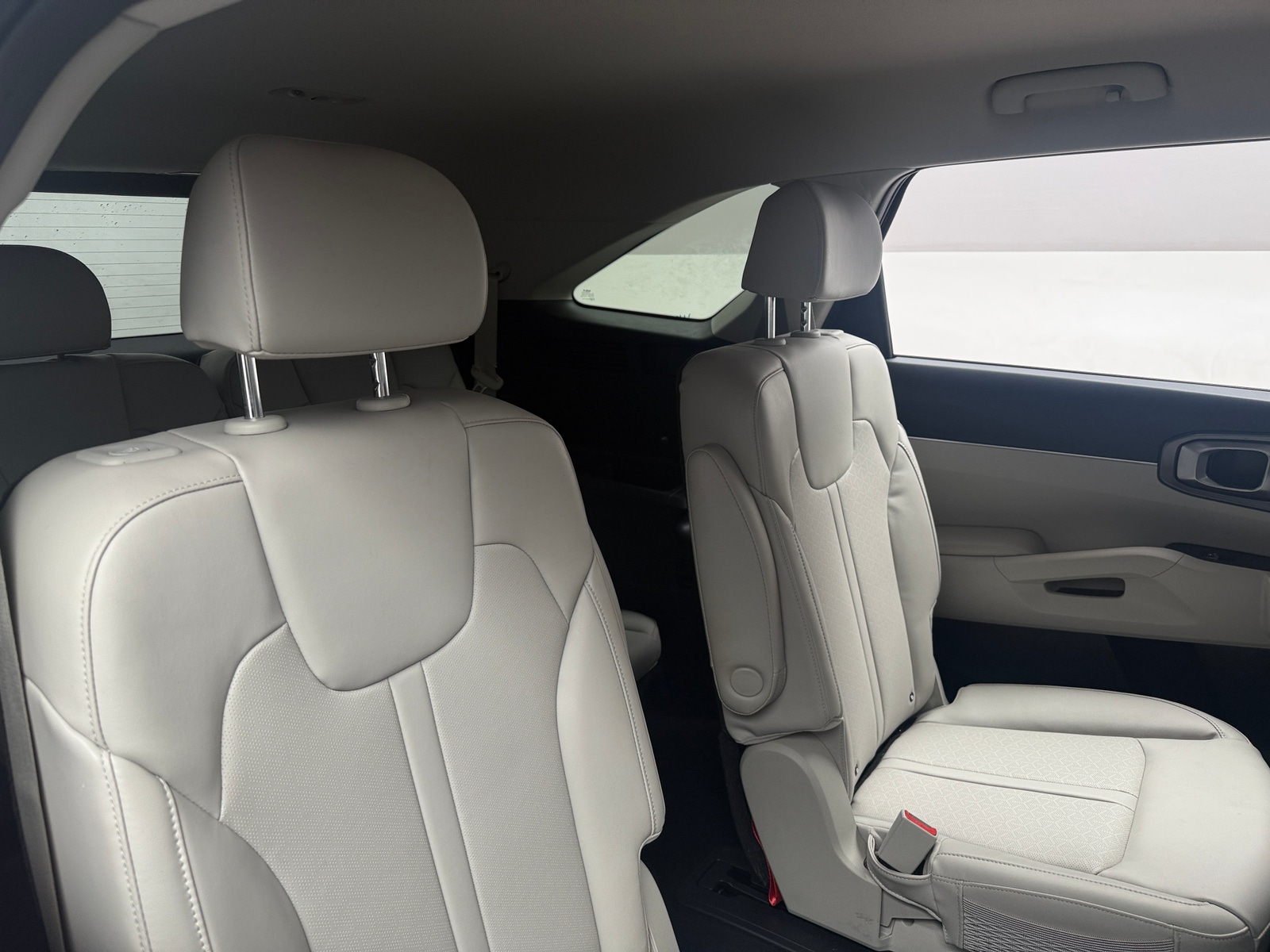 Thumbnail: 2023 Kia Sorento - 5
