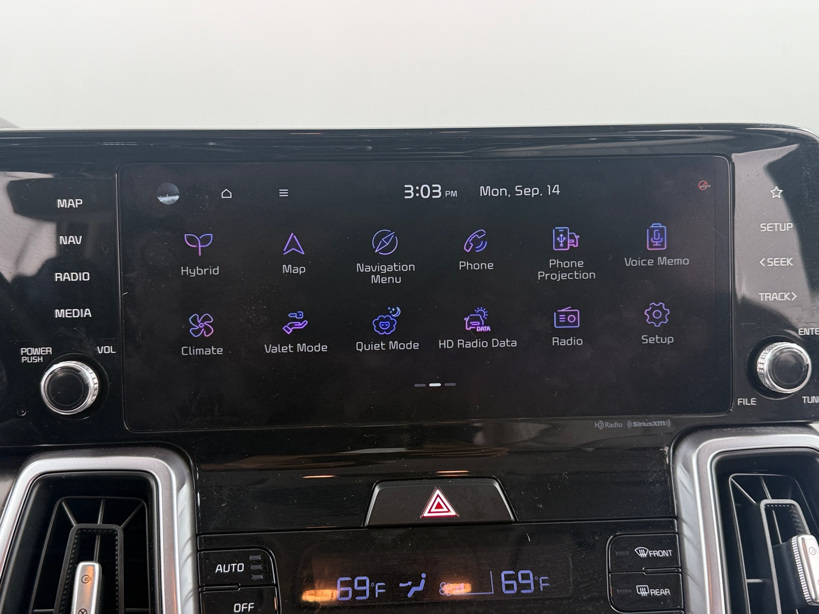 Thumbnail: 2023 Kia Sorento - 3