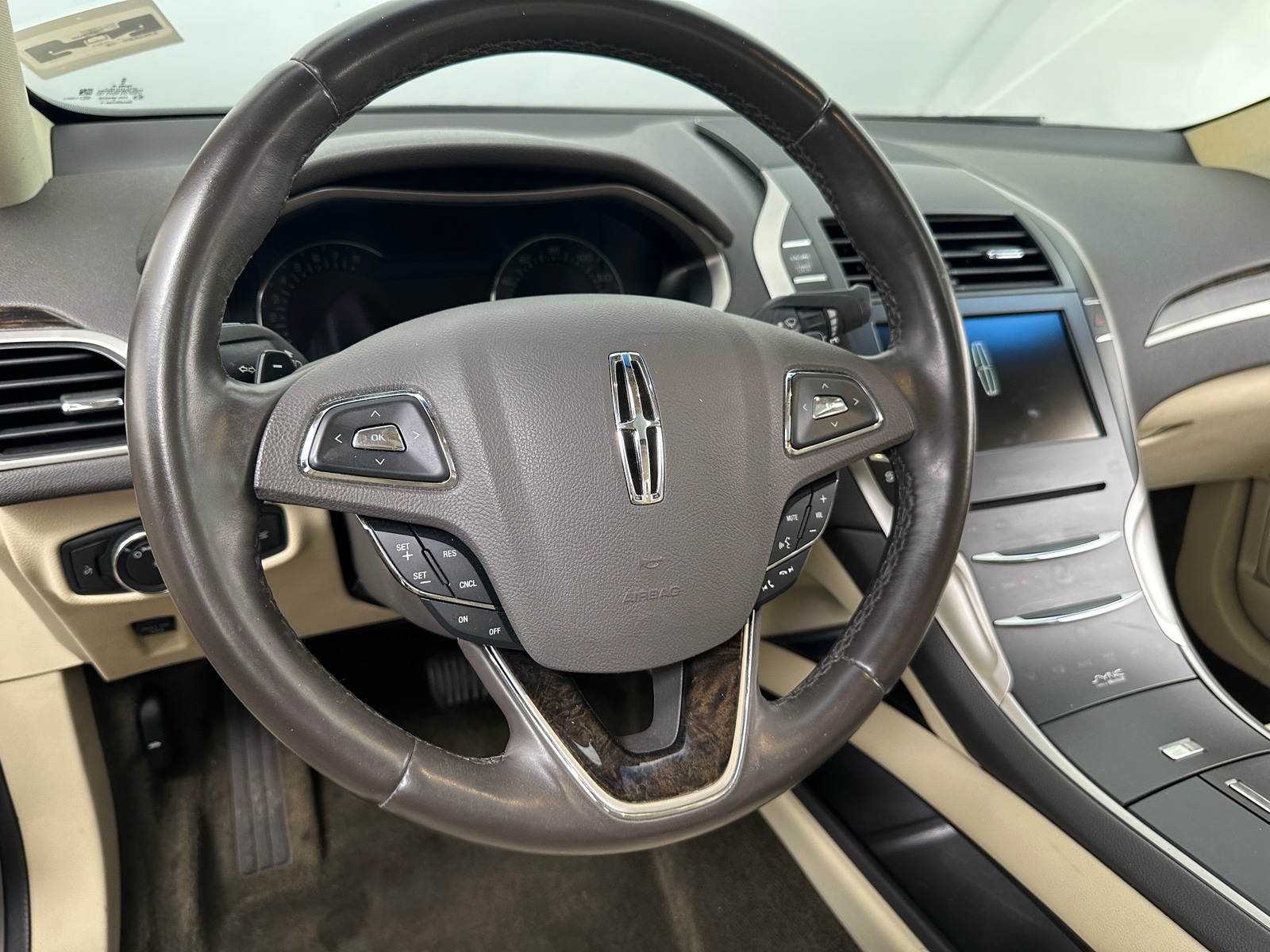 Thumbnail: 2015 Lincoln MKZ - 4