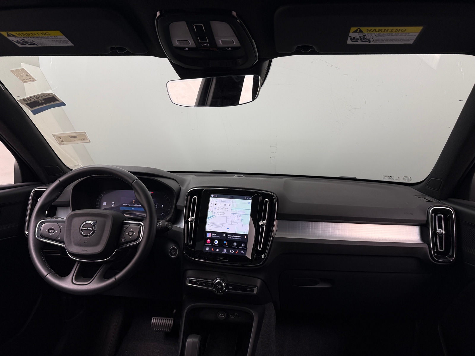Thumbnail: 2025 Volvo XC40 - 3