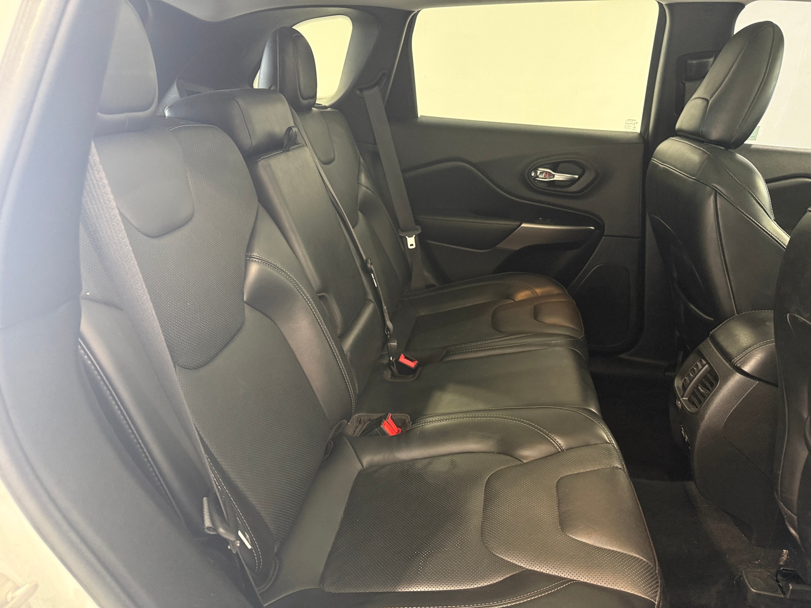Thumbnail: 2021 Jeep Cherokee - 5