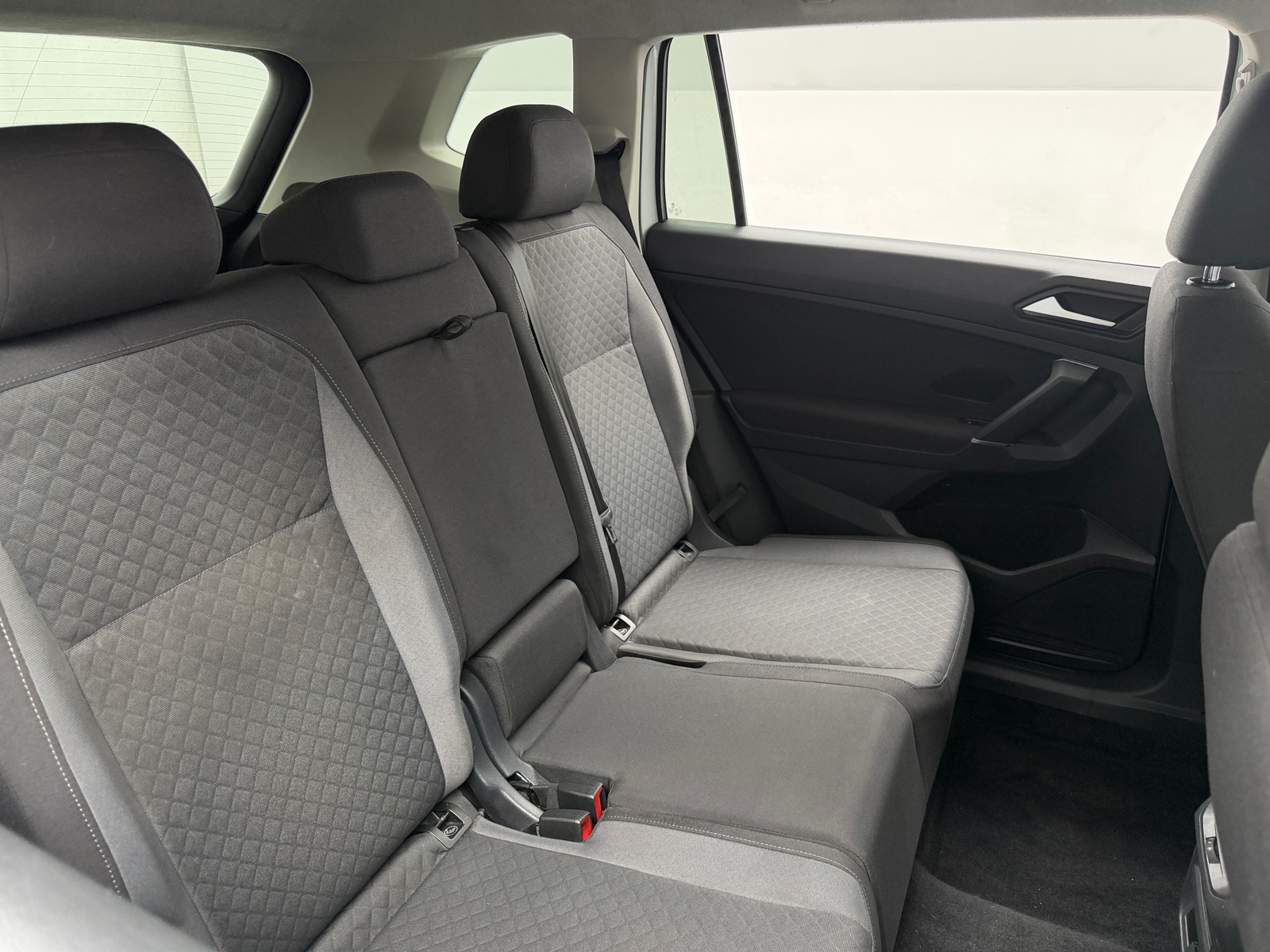 Thumbnail: 2020 Volkswagen Tiguan - 6