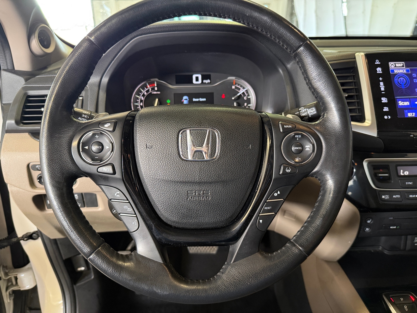 Thumbnail: 2017 Honda Pilot - 4