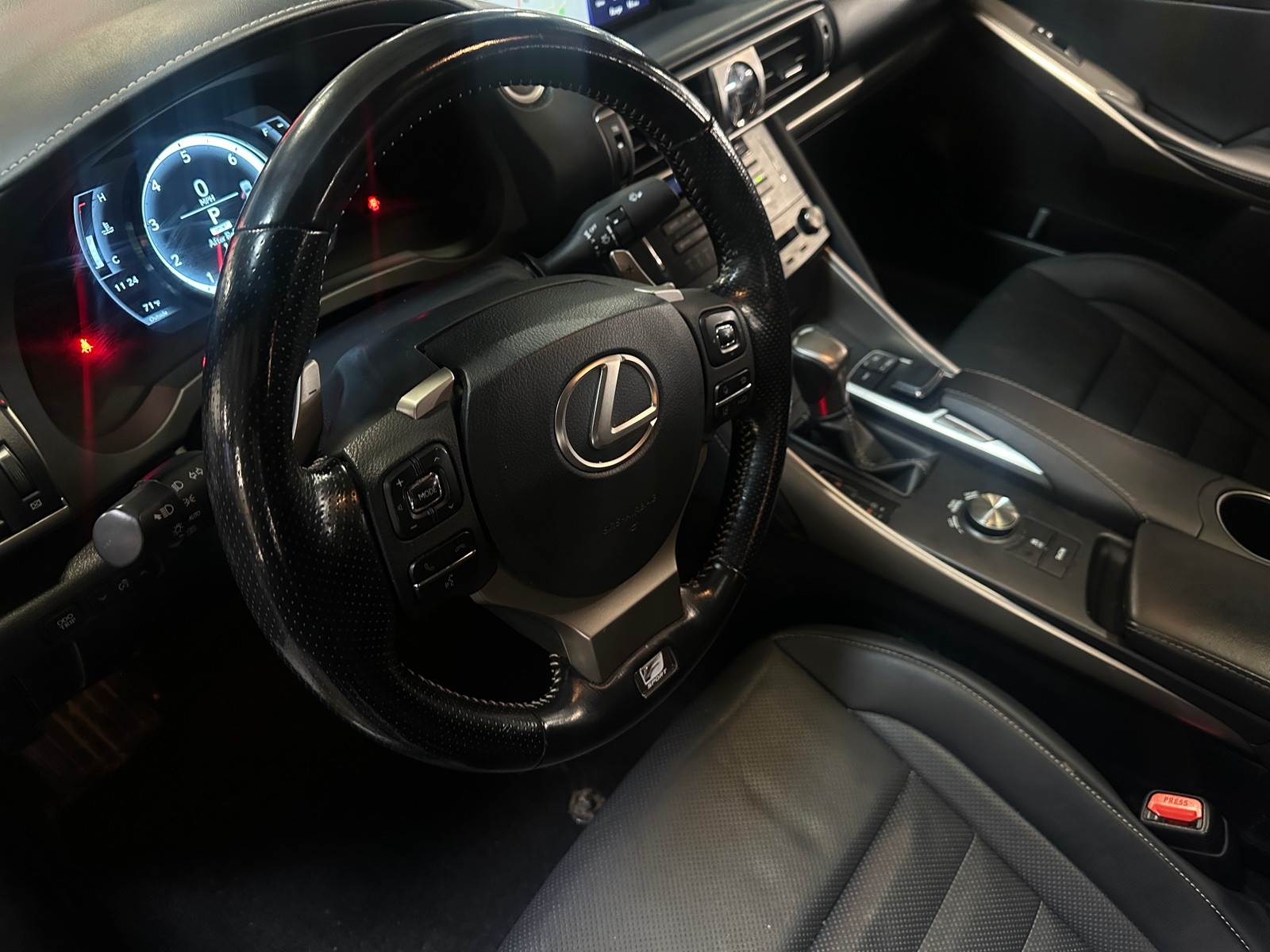 Thumbnail: 2017 Lexus IS - 5