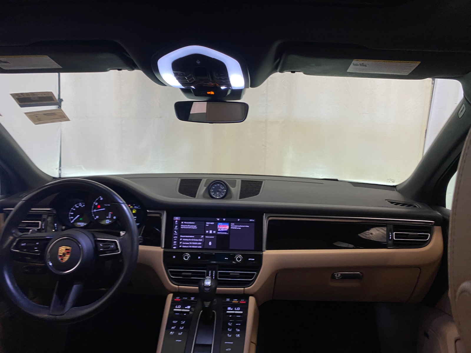 Thumbnail: 2023 Porsche Macan - 2