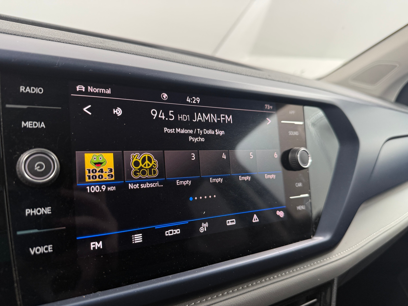 Thumbnail: 2024 Volkswagen Taos - 4