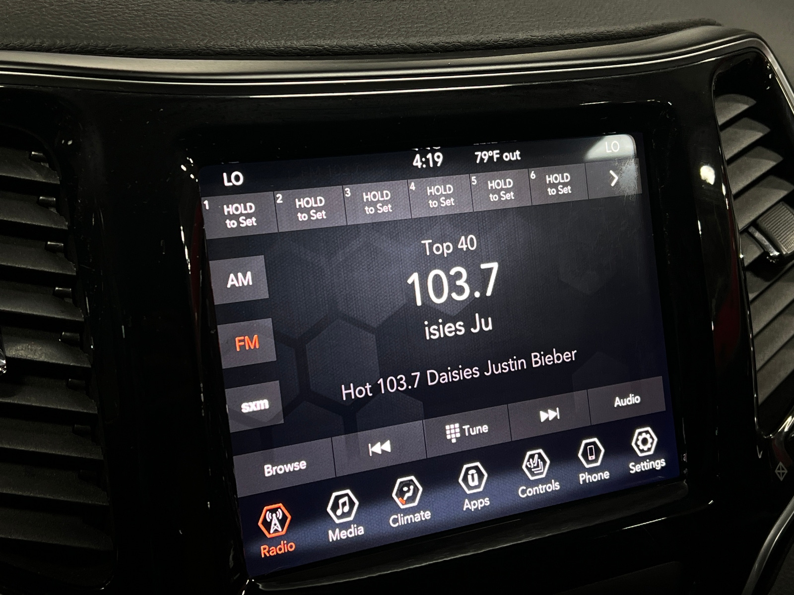 Thumbnail: 2020 Jeep Cherokee - 3