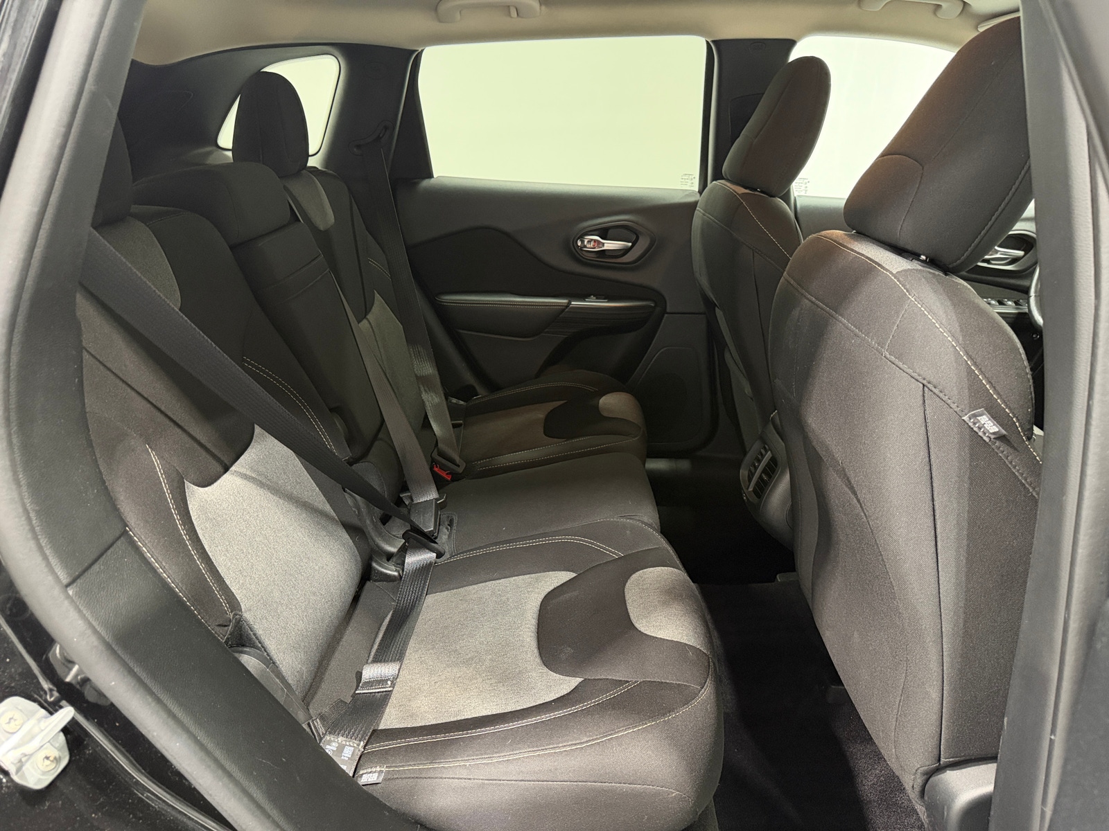 Thumbnail: 2016 Jeep Cherokee - 6