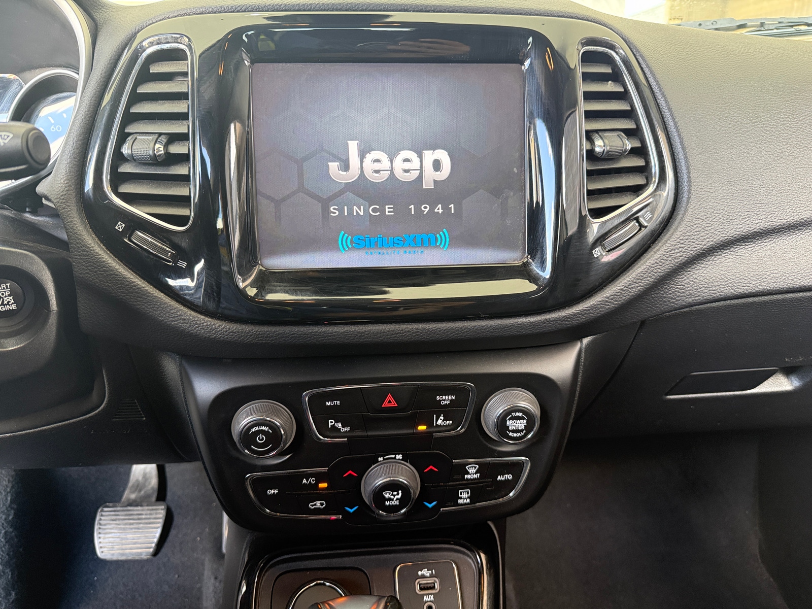 Thumbnail: 2021 Jeep Compass - 3