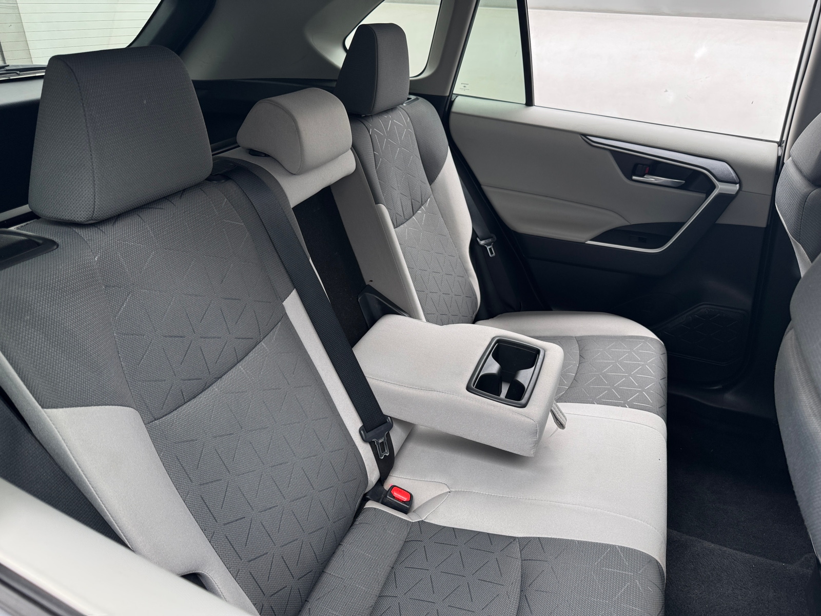Thumbnail: 2021 Toyota RAV4 - 6