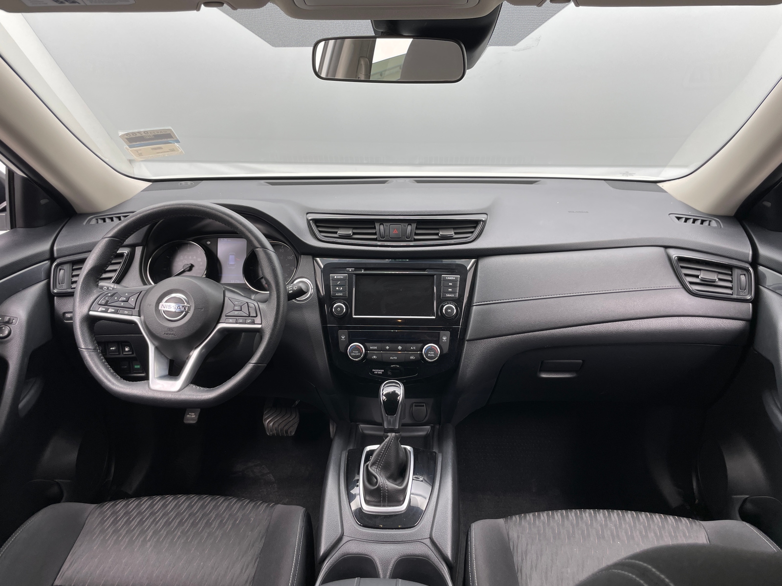 Thumbnail: 2019 Nissan Rogue - 3
