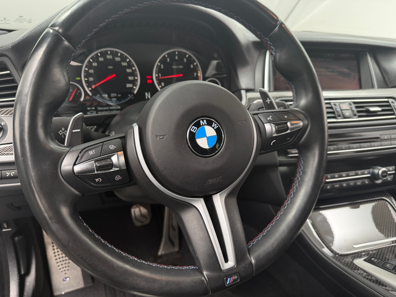 Thumbnail: 2016 BMW M5 - 4