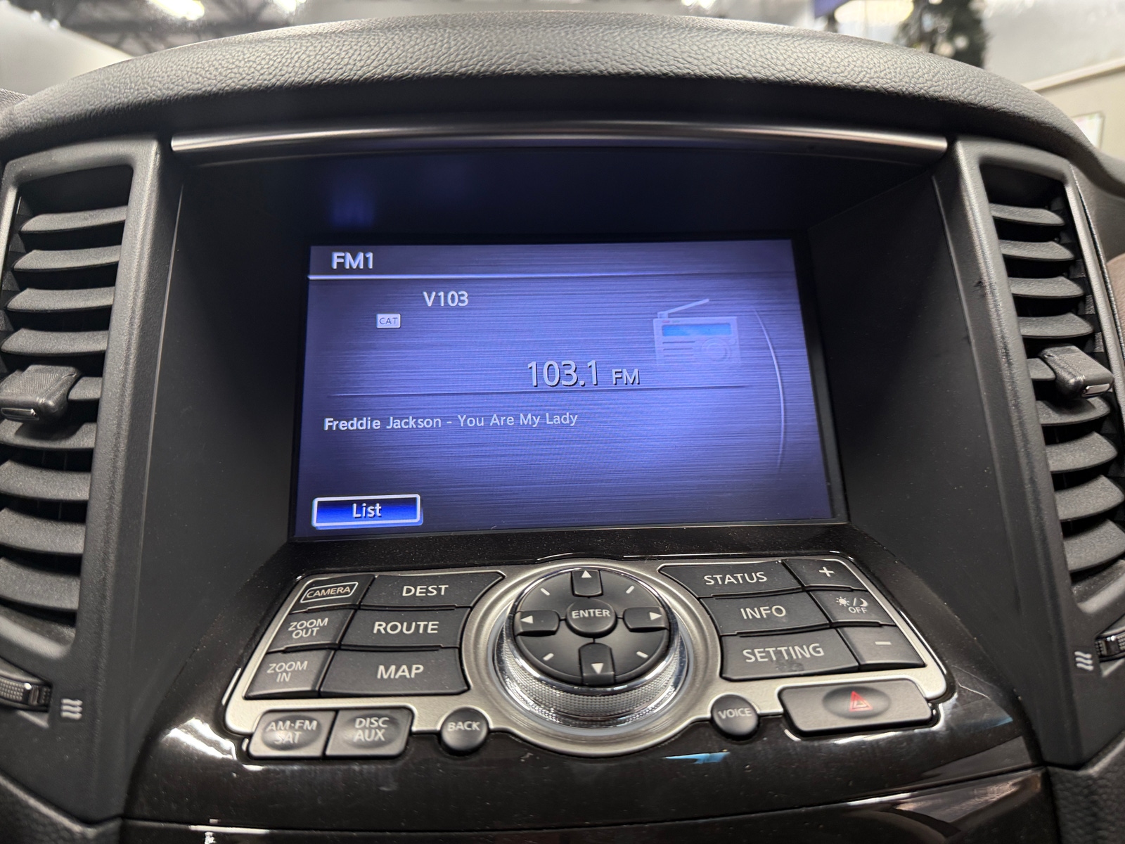 Thumbnail: 2014 INFINITI QX70 - 3